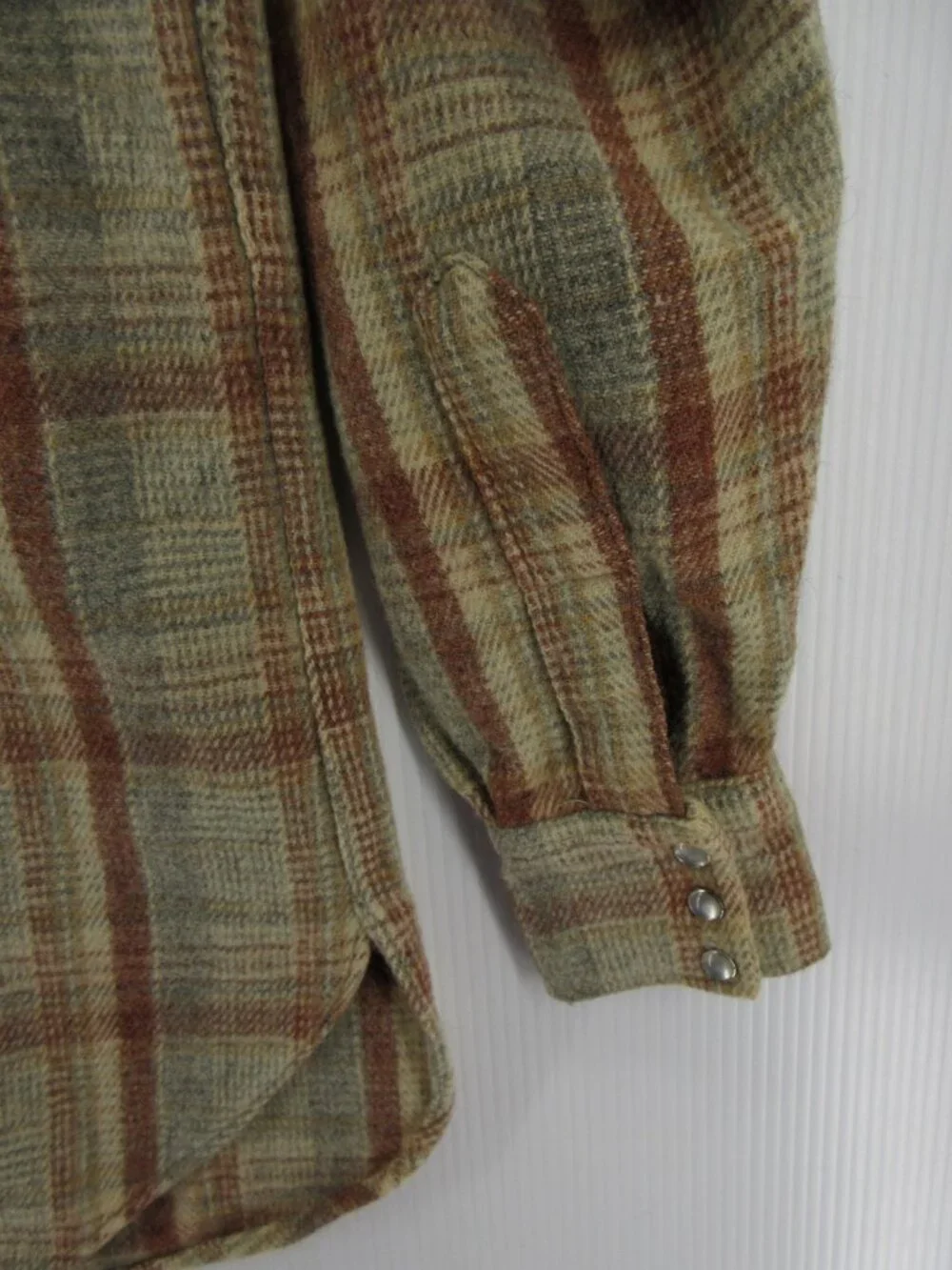 VINTAGE Woolrich Shirt Medium Wool Tweed Western Pearl Snap 70s 80s *